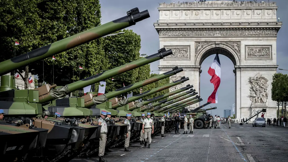 парада по случаю национального дня Франции