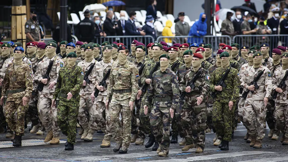 солдаты Европейской оперативной группы 