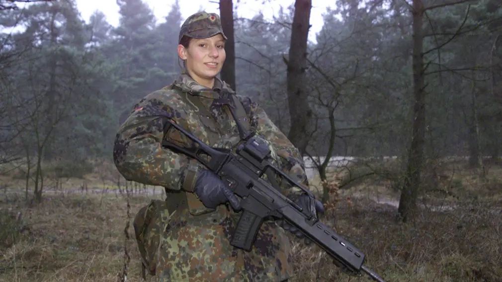 женщина солдат ФРГ