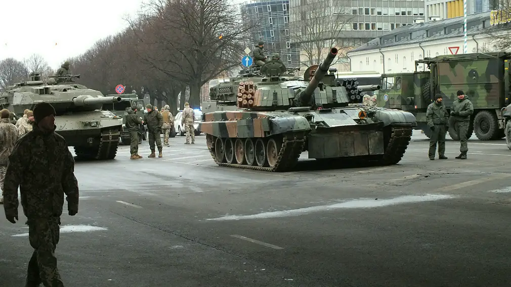 Подготовка к военному параду НАТО