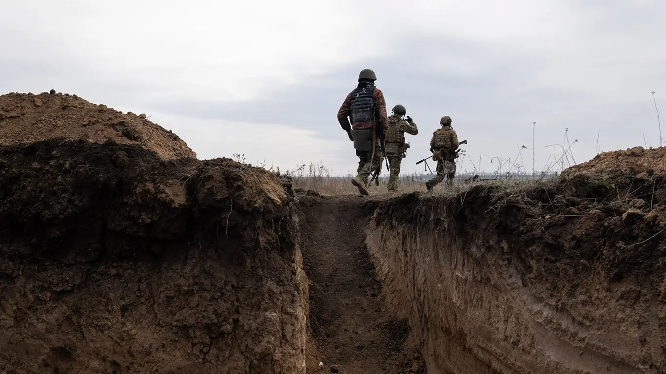 Всу бежит. Украинские войска позиции. Кладбище украинских солдат.