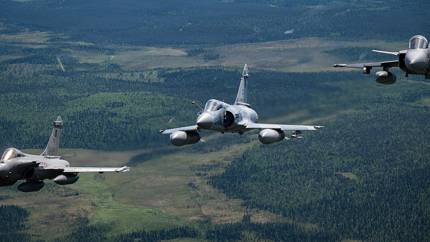 Дешевле «Герани»: чем Франция вооружает истребители Rafale