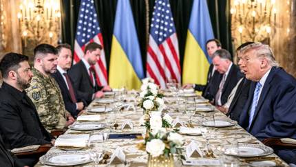 Трамп отвлекает внимание от Ирана за счет Украины: Зеленский выступил с обвинением