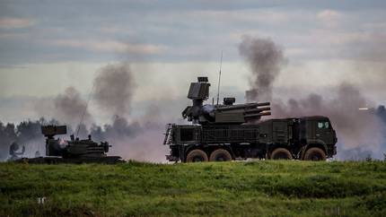 Массированный налет: российские войска сбили сотни вражеских дронов