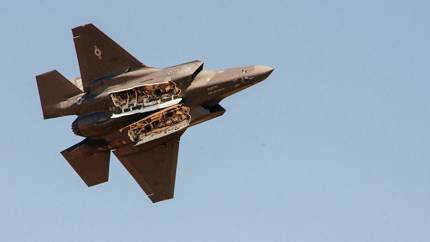 Не авиабаза, а шоссе: F-35B впервые сели у границ России