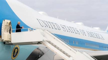 Срыв протокола: что заставило Трампа сменить самолёт в Анкаре