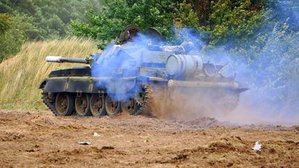 Старый Т-55АМ оказался крепче Abrams? Что показали атаки дронов в Йемене