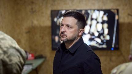 «Свой среди чужих»: зачем Зеленский пытается заручиться поддержкой нацистов