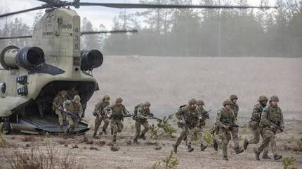 Ставка на мобильность: что привезут британские военные в Эстонию