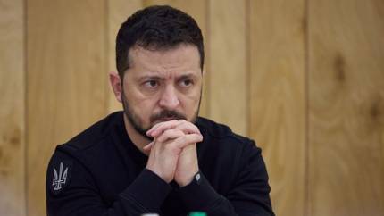 Зеленскому готовят «намордник»: кто пытается поставить Киев под контроль