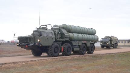 Три года до поставок: почему Индия не отказывается от С-400