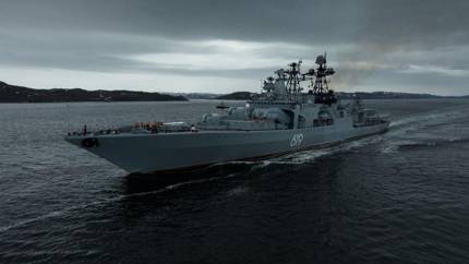 Фрегат «Адмирал Касатонов» на рейде. В зоне поражения несколько стран НАТО