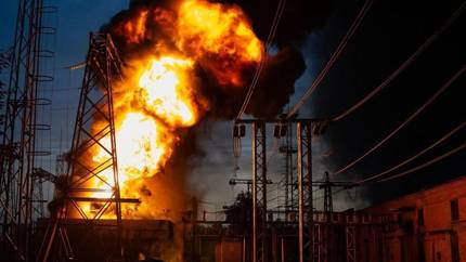 Под угрозой счета и переводы: эксперт оценил удары по дата-центрам